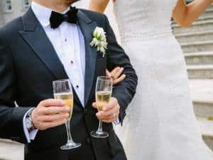 Origen del vestido blanco para la novia y traje negro para el novio