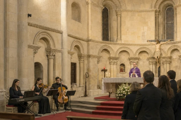 Cuarteto acompañando misa funeral en iglesia de Segovia